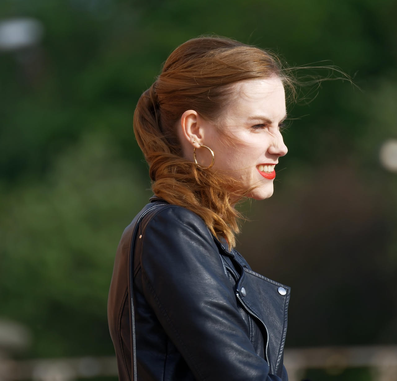 Come dare volume ai capelli fini: la guida pratica