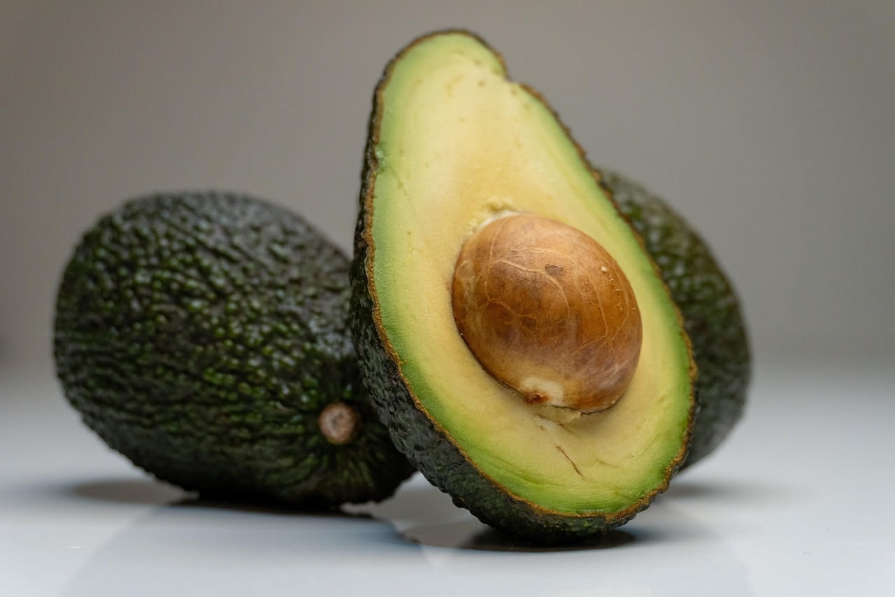 Avocado e banana sui capelli, il problema dei residui