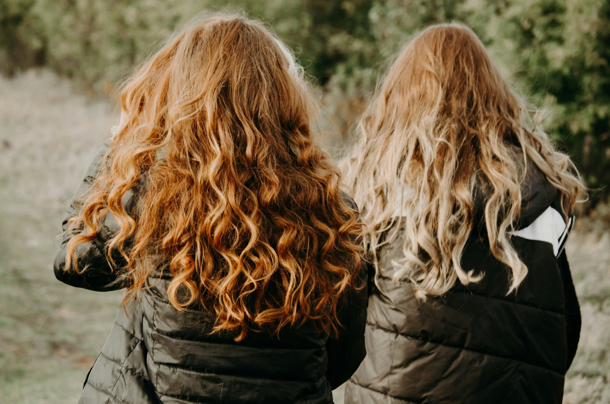 Capelli decolorati che non crescono: perché succede