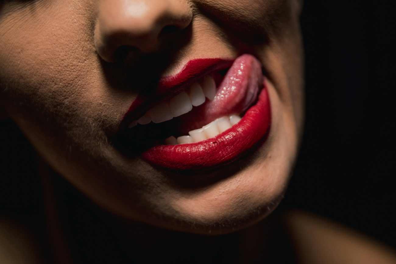 Labbra e sorriso: cosa rende una bocca davvero bella?