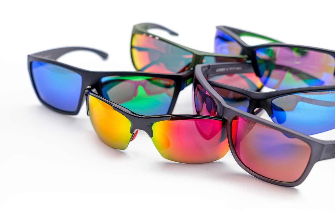 Le lenti colorate che cambiano completamente il look: il dettaglio che si nota subito